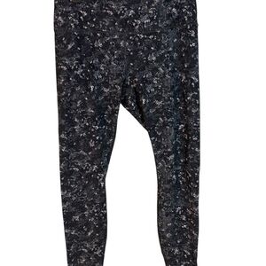 Lululemon Black Leggings with Elegant Pattern